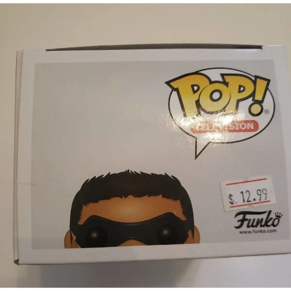Funko Pop! Umbrella Academy: Diego Hargreeves Vinyl Figure - Picture 5 of 6